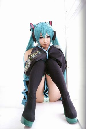 Hatsune Miku ~ Love is War Cosplay