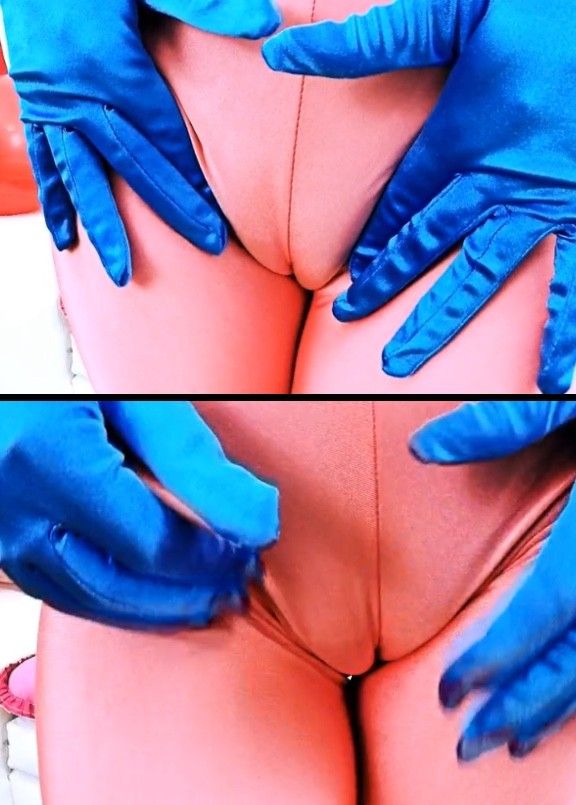 Winona’s pink leggings