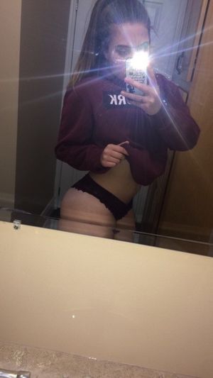 Selfies from a cute teen