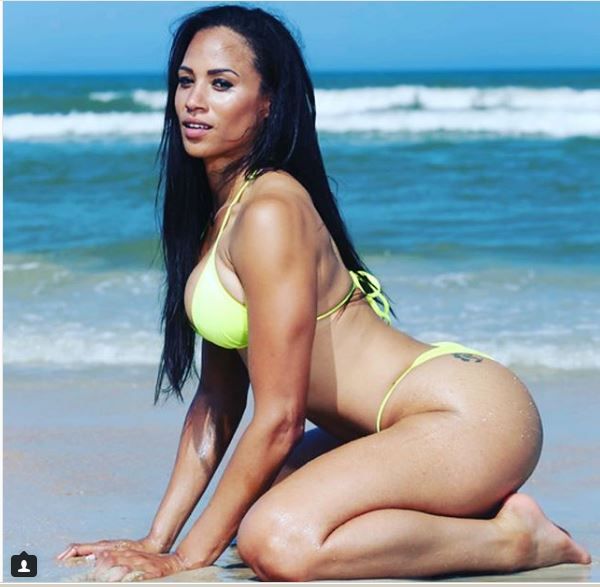 Asia Mendoza Latina Ass in Yellow Bikini