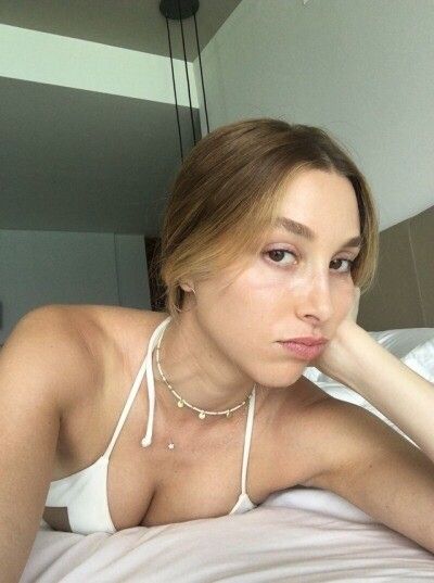 Blonde takes naked pics