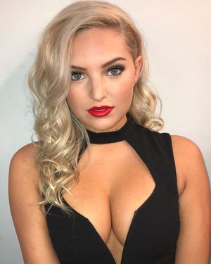 She’s got the “fuck me” eyes