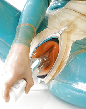 Juicy rubber slit getting toyed