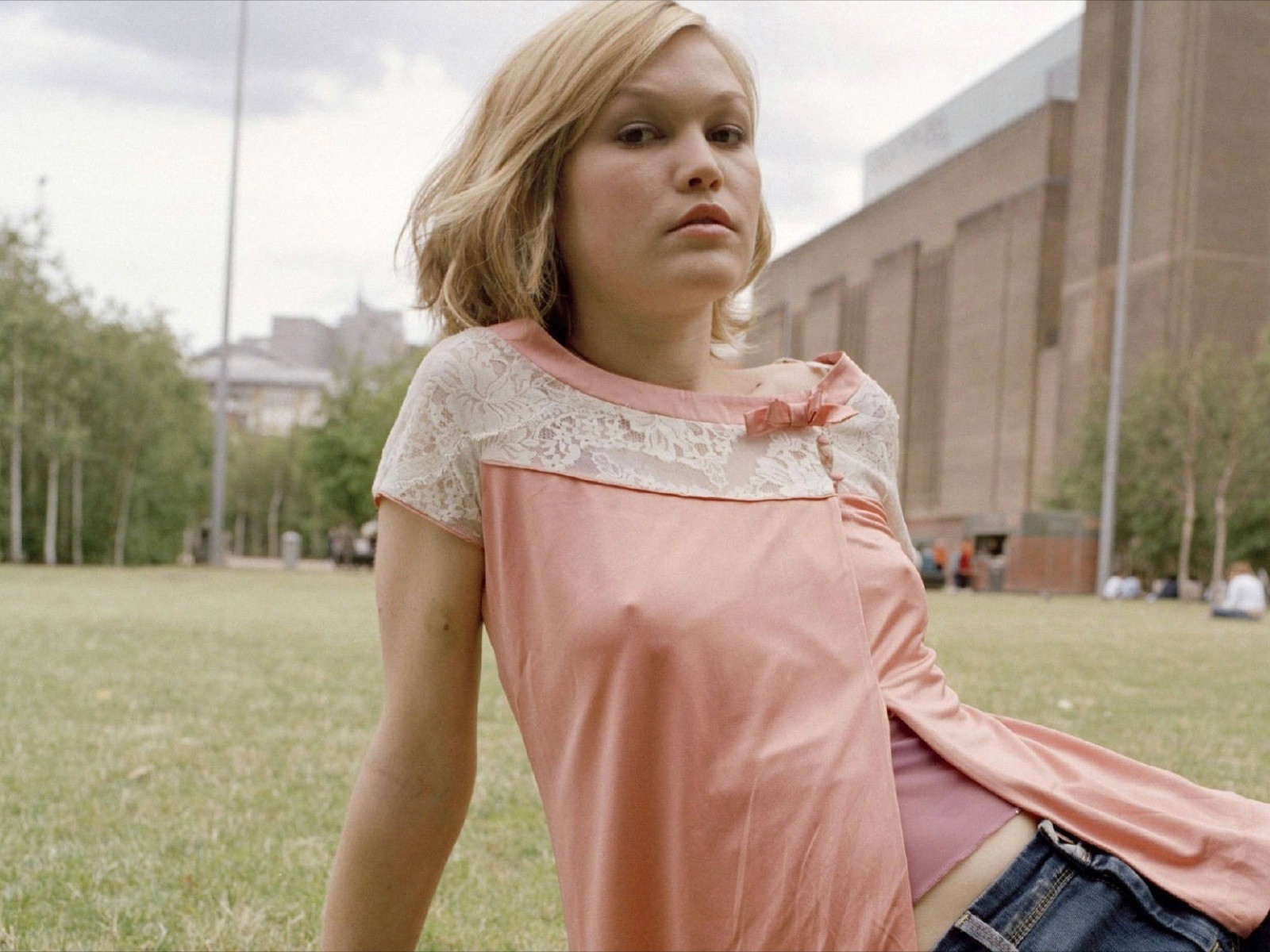Julia Stiles