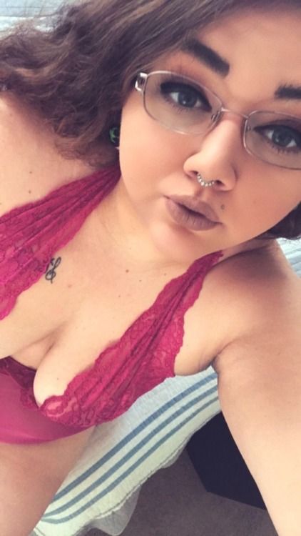 Chubby Amateur Selfie