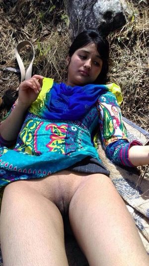 Muslim whores exposing pussy in public