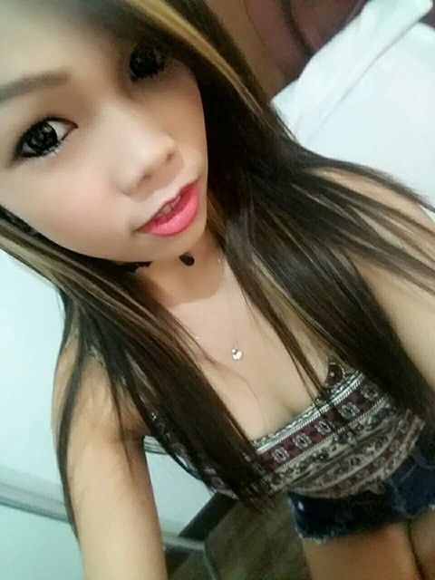 Simply smoking hot and gorgeous 18 year old Filipina beauty