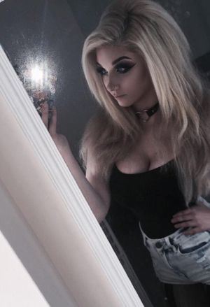 Brandi Hall the sexy blonde barbie bimbo - FOTa bae mae here is a fox for the coxx