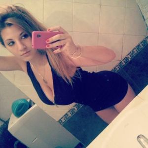 Mile Asquini perfect instagram teen body