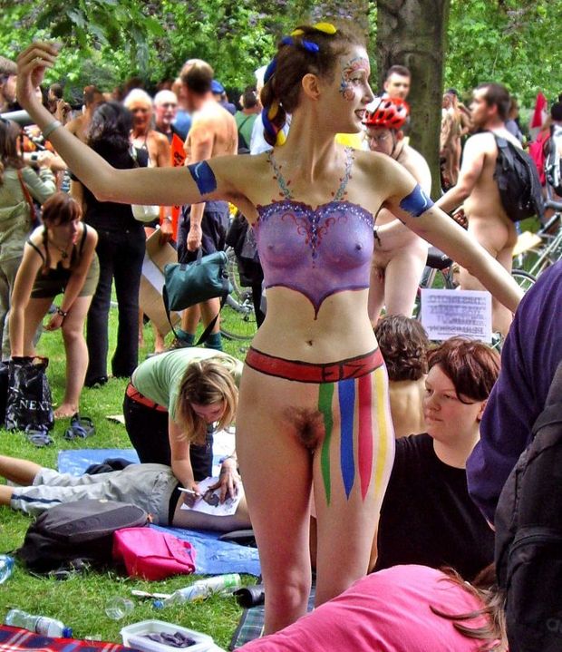 hairy babe gets painted in the park
