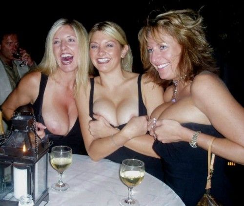Moms flashing in bar