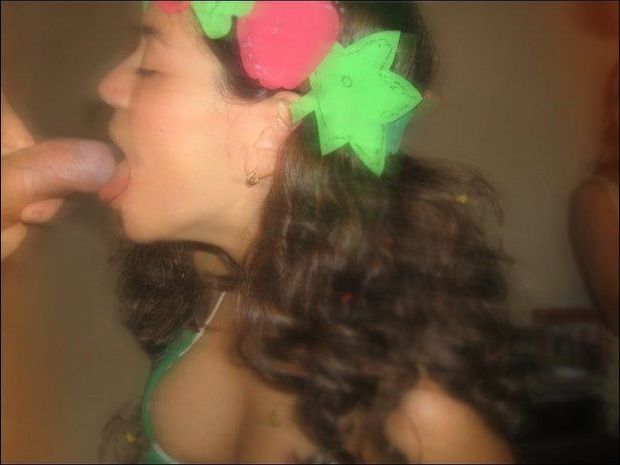 Maybe just a lick  - Argentinian Bachelorette 08