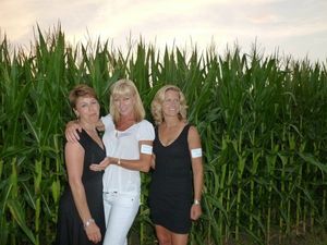 Just some MILF fun in the cornfields