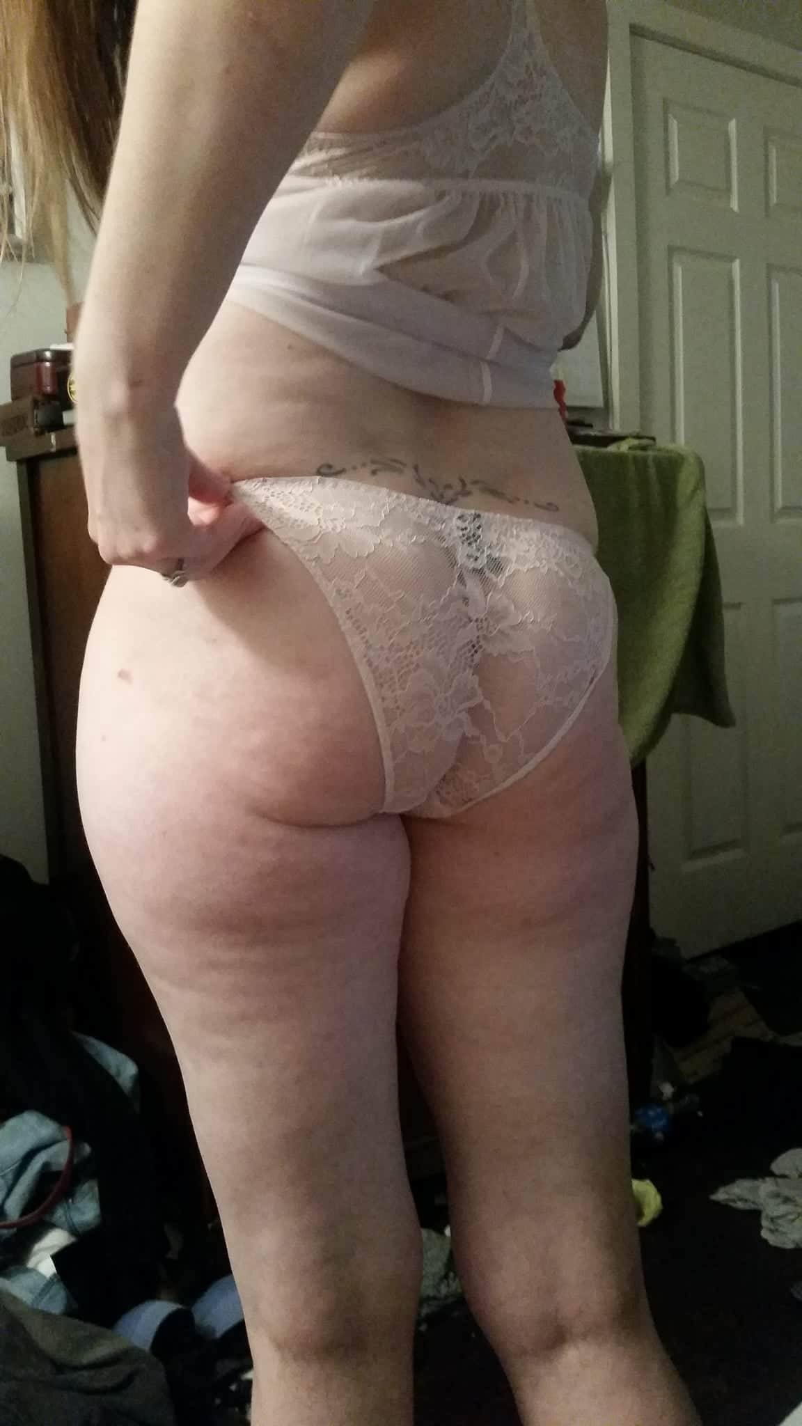 Whore showing off