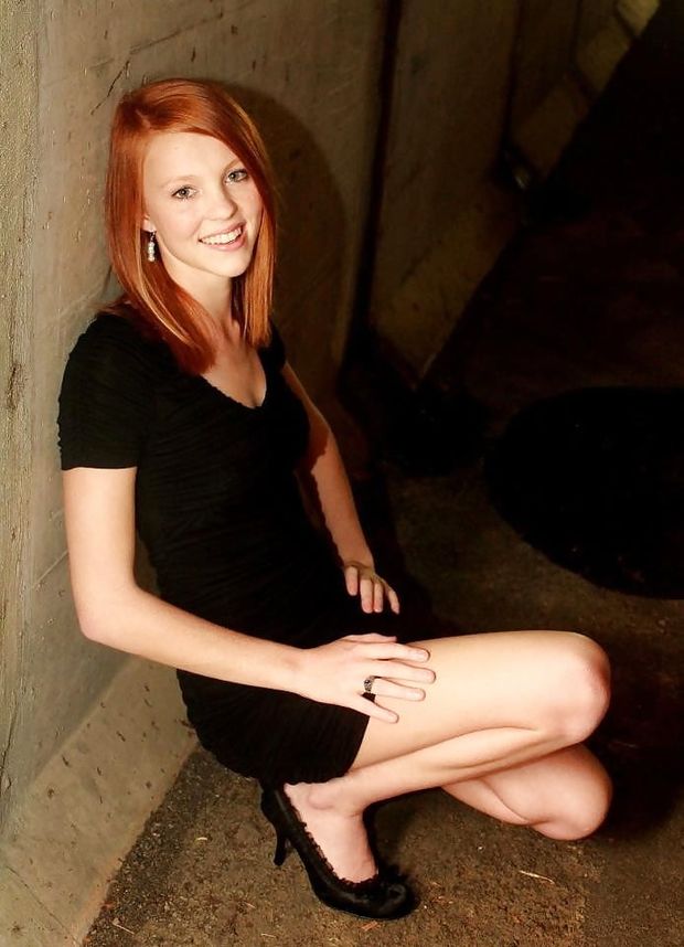 Non Nude Sexy redhead teen