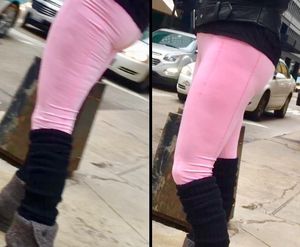 Chick on State st in pink leggings