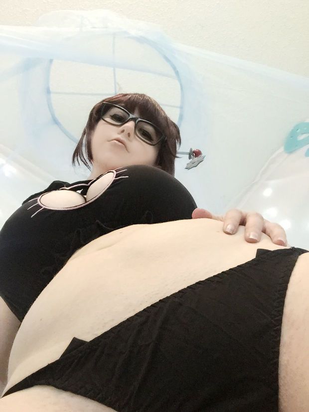 Sexy/Cute Mei cosplay