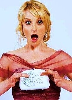 Melissa Rauch mouth 5