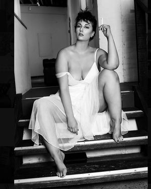 Thick lady deserves solid fuck