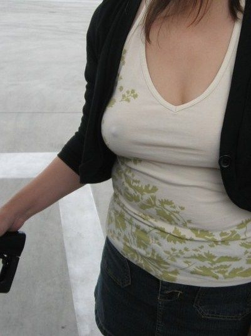 aunt without bra