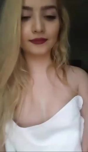 Hot babe masturbating