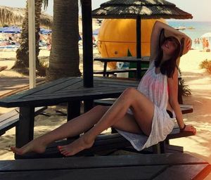 Great smile sexy legs feet and toes