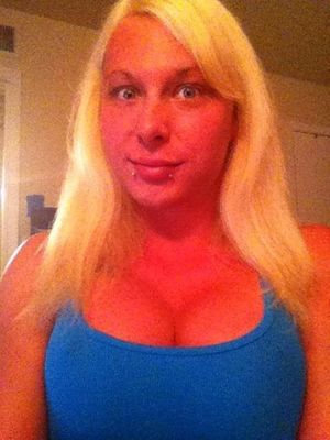 Ventura Slutson is the Star of the spray tan bimbo sheik - fota tanned blond suntanned - fota funnyy bblue