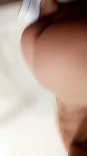 Alex Grey knows how to make friends