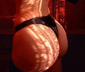 Kataxenna Kova has a giant huge sexi ass & butt - asz fota