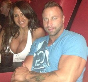 Yilana Diaz aka Yliana Dias is with a big buff cute guy - muscular men - fota cuteguy