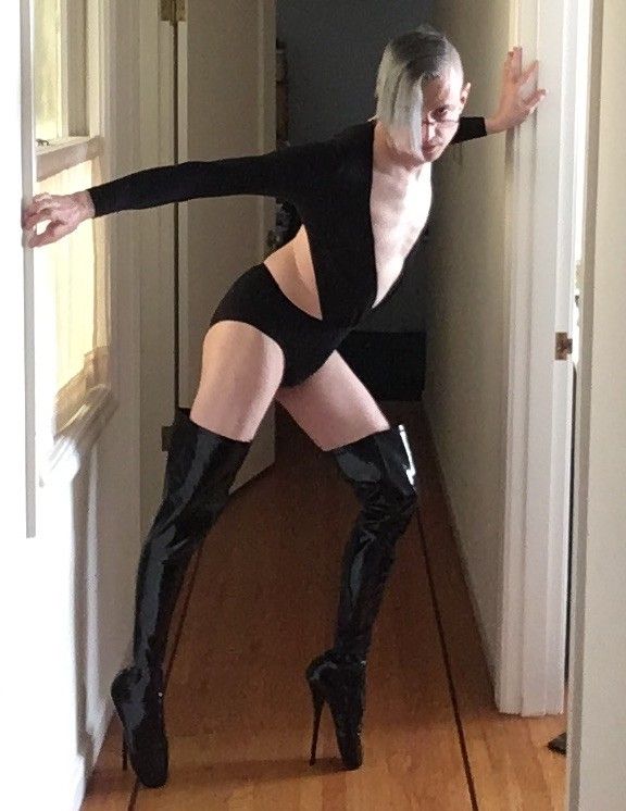 Come and get me: high-heel fetish ballet boots