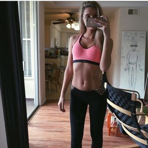 Alissa Violet is looking sexy as hell in pink sports bra with black yoga pants