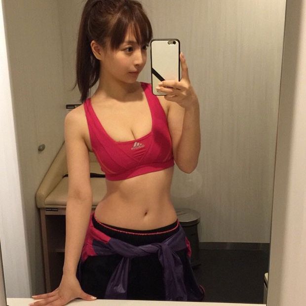 Wanna workout with this sexy Chinese