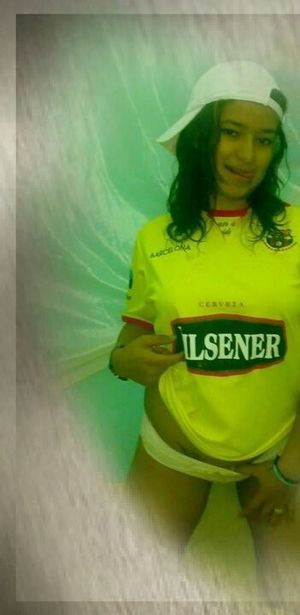 Cute little Ecuadorian teen posing for Twitter. 2of3