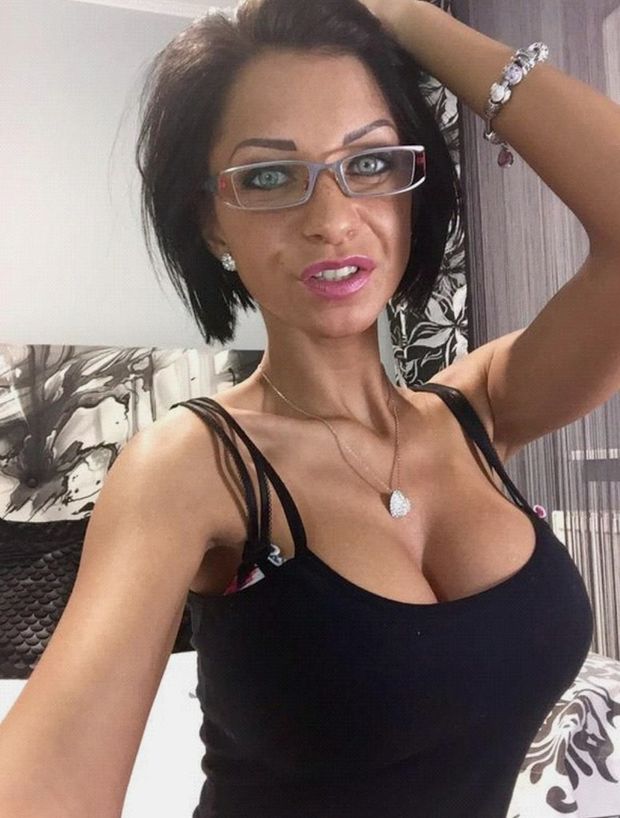 anisyia black dress