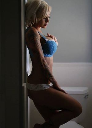 Tiffany Chase has faith in her nonude clothes - fota