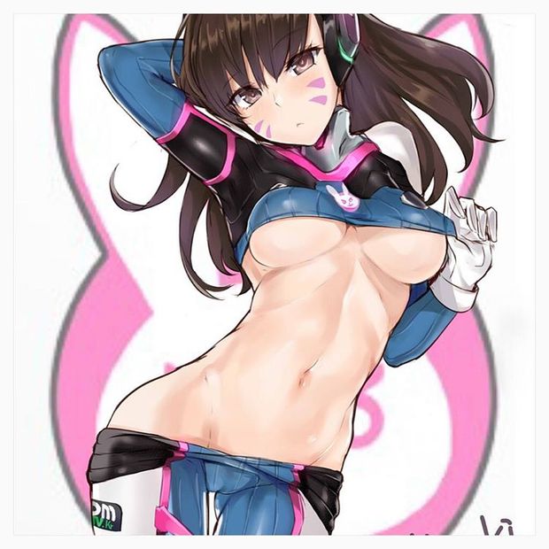 Underboob n toe