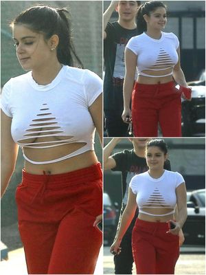 ariel winter underboob coachella