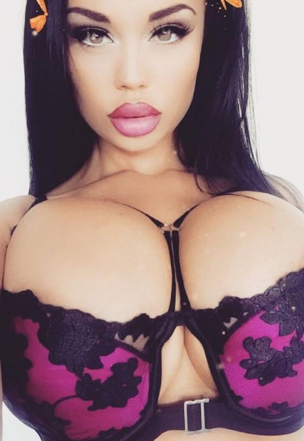 Nikki Malice has big plump bimbo lips & large boob - fota skank