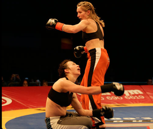 Jennifer Han knocked out cold by Munah Holland