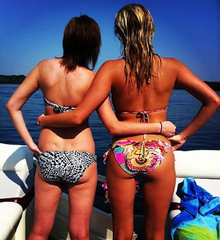 2 milf bikini asses