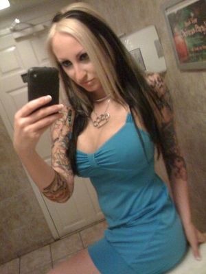 Nacho McClain es una prostituta bimbo judía con grandes tetas sexy Jewish Jewstress in blue dress - fota