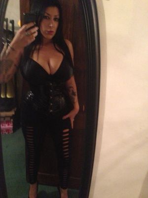 Micky Syndrome in goth rubber latex is a randall yung beast isn't she? - fota