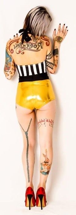 Celine Oikawa has goth yellow latex butt