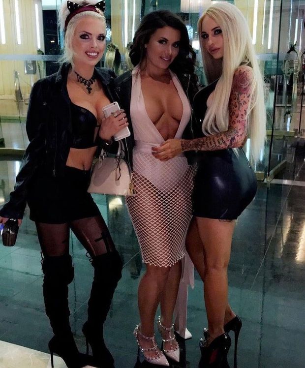 Kandy Iris in latex with her bimbo friends