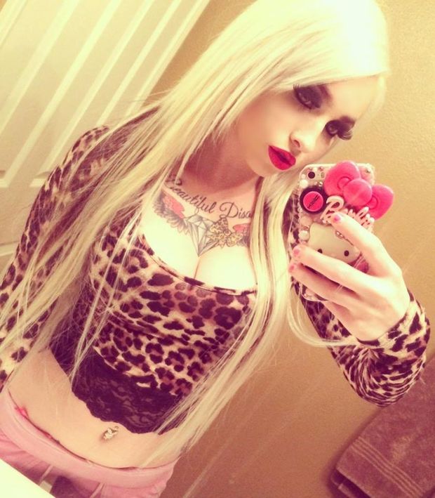 Kandy Iris is dam fucking hot in leopard skin outfit