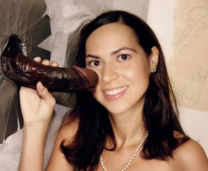 Lilliam takes a turn at the gloryhole