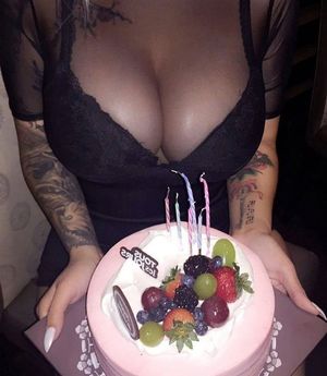 MissAsianBarbie69 is an awfully hot coffie pot of sexiness