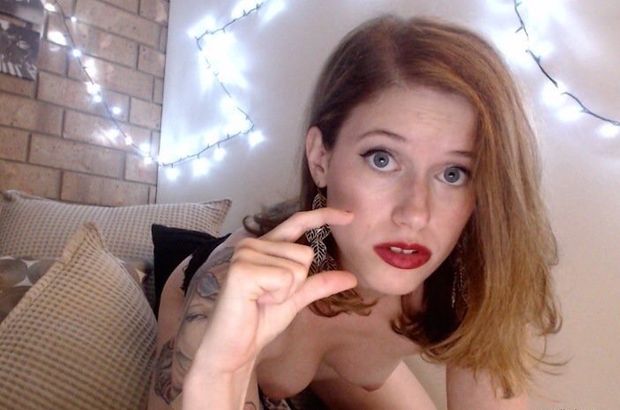 Callie makes fun of me & my #small1. #pinch #pinky #smallpenisproblems  #smalldickproblems  #sizedoesmatter #sizematters #sph