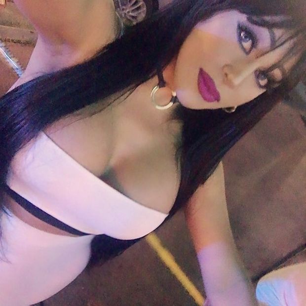 Tamarah Isabella is married now & owns a photo shop in nonude clothes - SGB